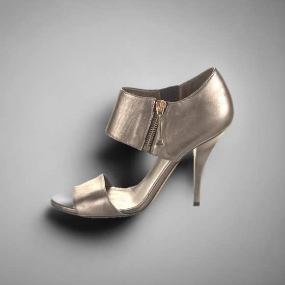 Gucci Sandals - Metallic - Size 7.5 - Picture 3 of 9